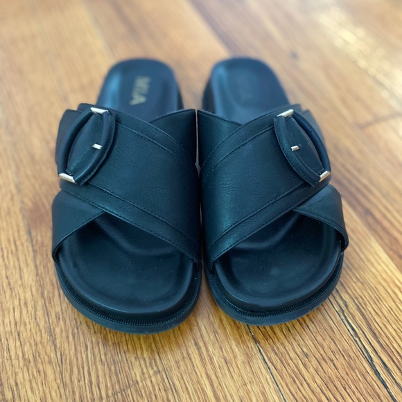 MIA summer slides, Size: 6.5, Color: black - Picture 1 of 8